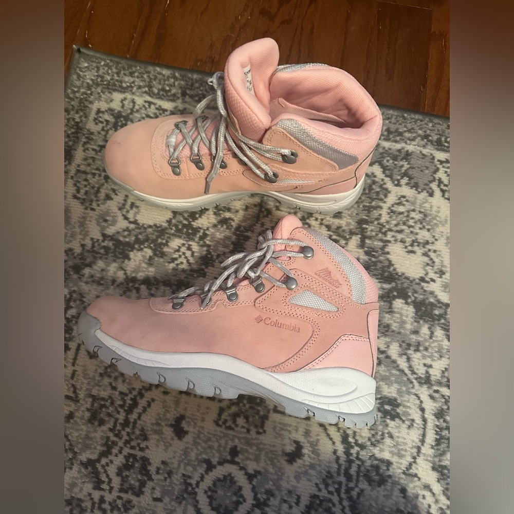 Columbia Waterproof  Suede Hiking Boots